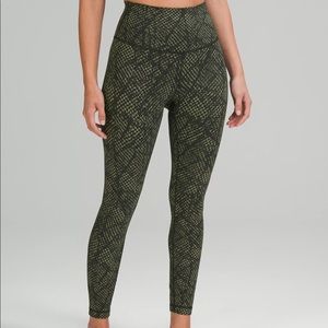 LULULEMON size 4 WUNDER UNDER HIGH-RISE TIGHT 25" *LUON